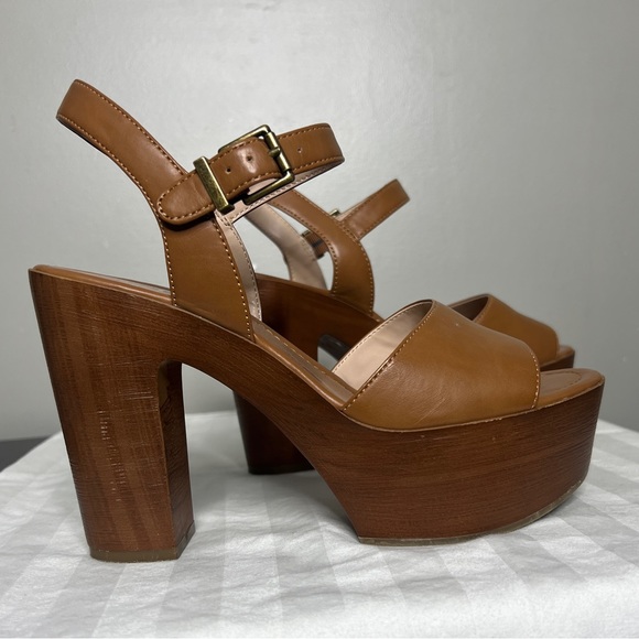 Shoes - Comfortable heels. Some scratches